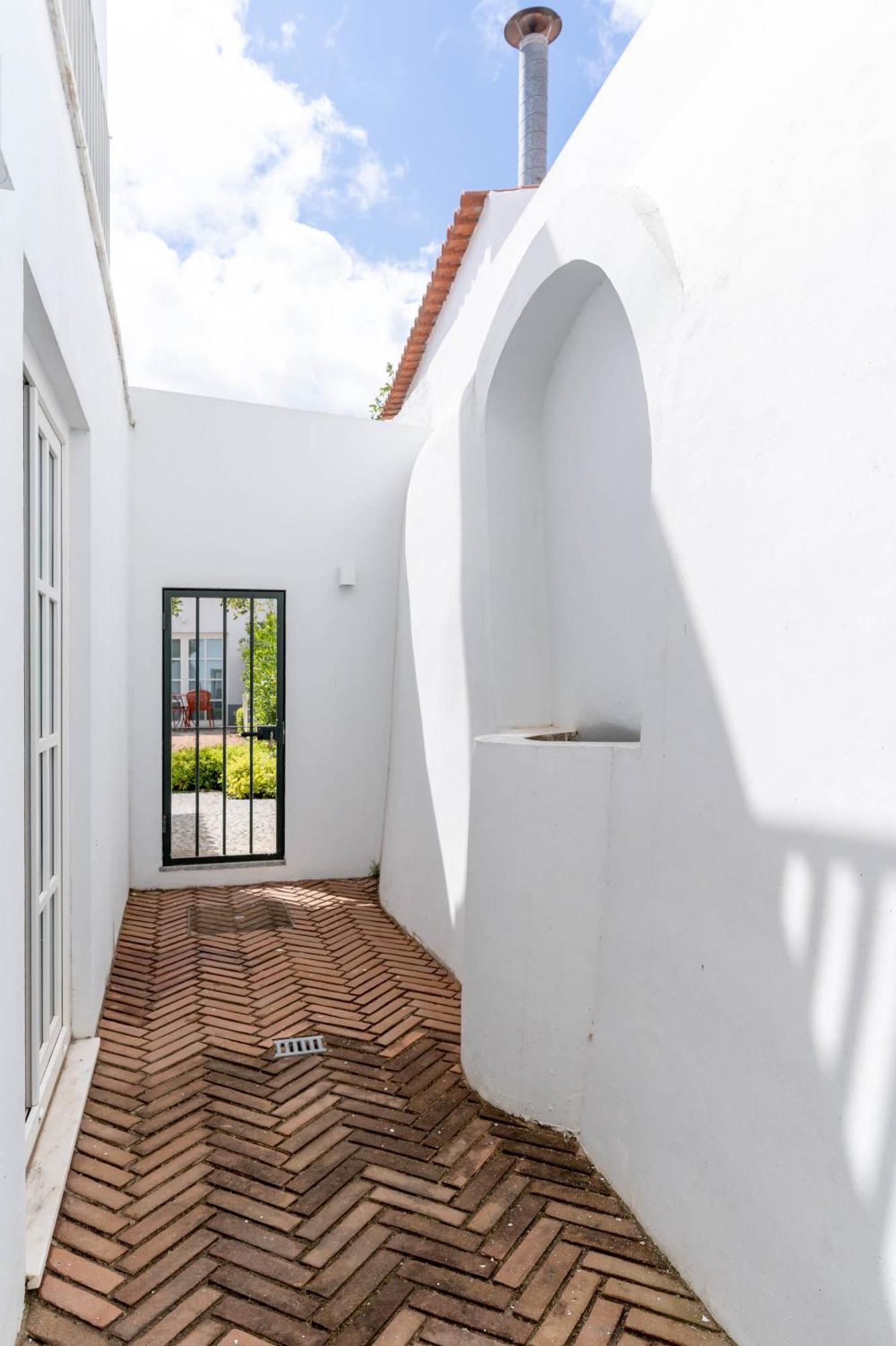 Limehome Evora Rua De Machede 52 Room photo